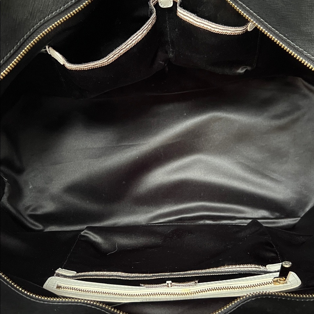 Henri Bendel Tote-EUC - Picture 14 of 15